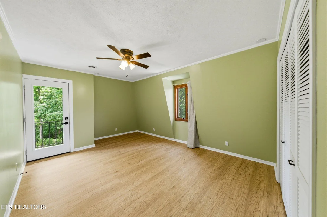 Photo of 960 Cave Rd