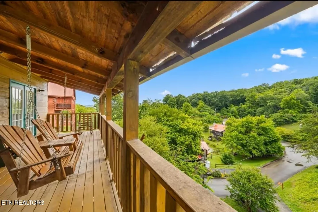 Photo of 517 Hideaway Ridge Circle