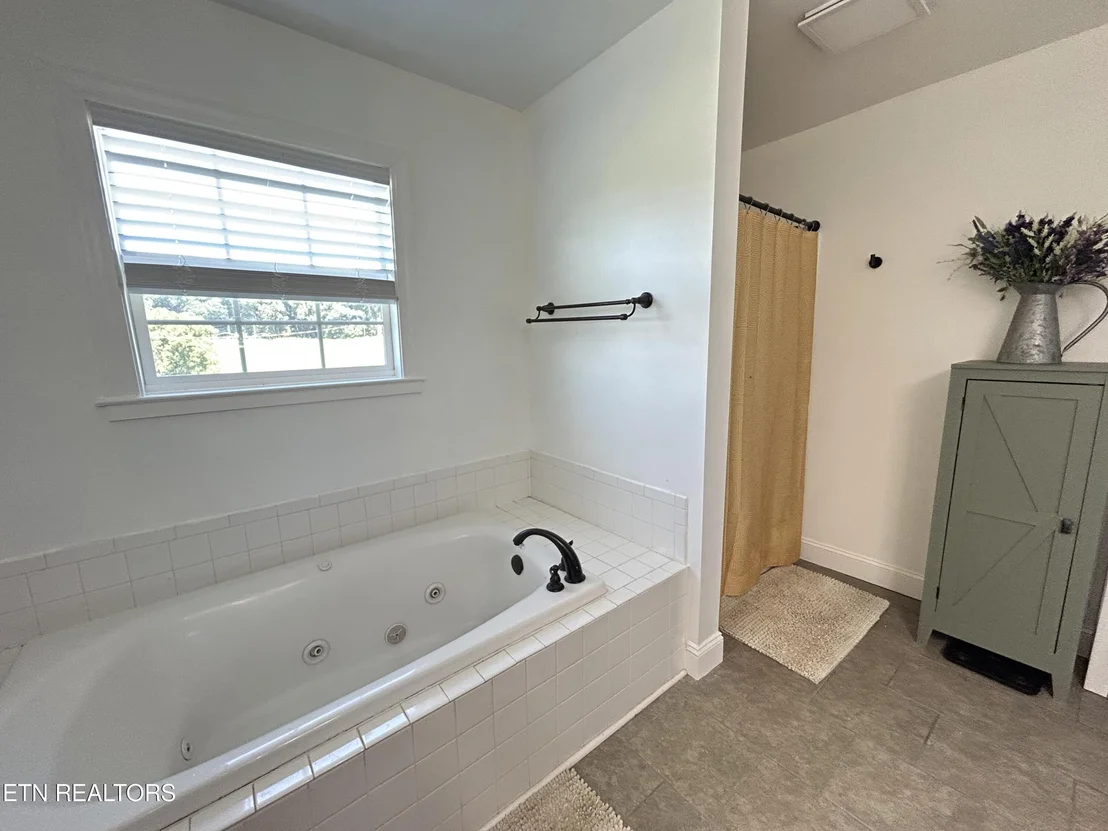 Photo of 1246 Greenbriar Rd