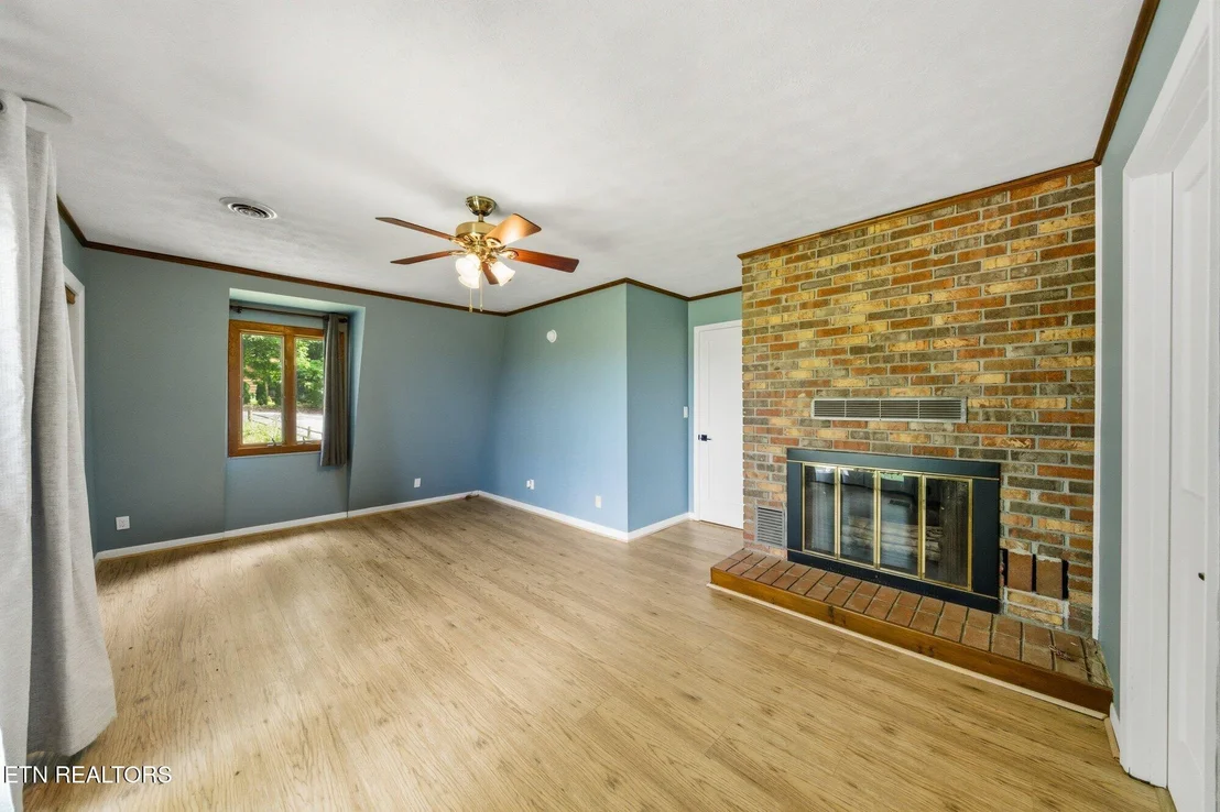 Photo of 960 Cave Rd