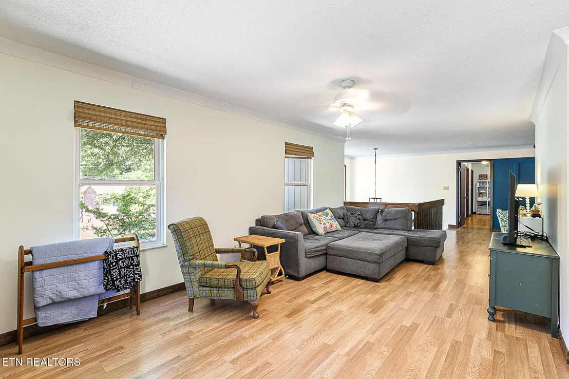 Photo of 146 Vanderview Drive