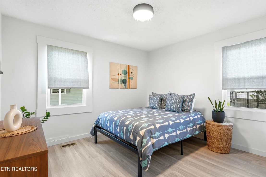 Photo of 1128 Huffland Drive
