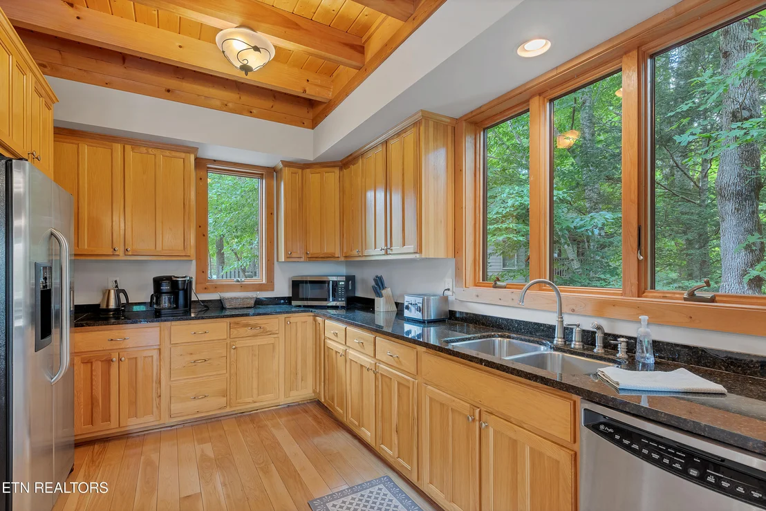 Photo of 374 Laurel Rd
