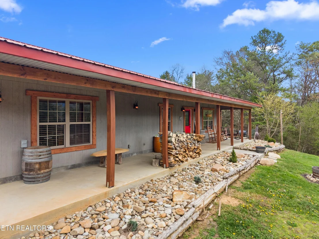 Photo of 2357 Hall Rd