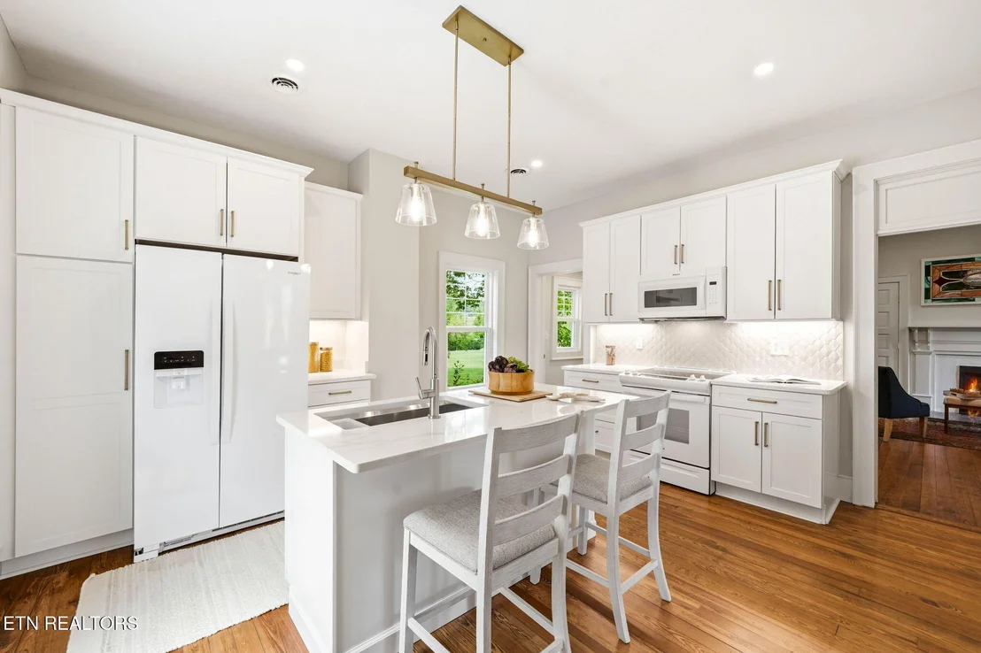 Photo of 240 Maplehurst Lane