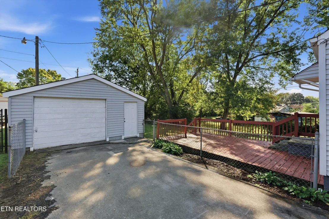 Photo of 1764 Kettering Rd