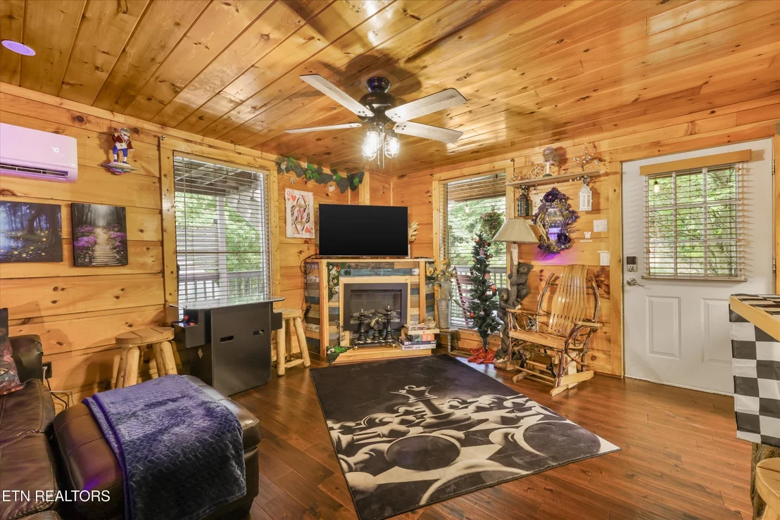 Photo of 4424&4428 Grindstone Ridge Rd