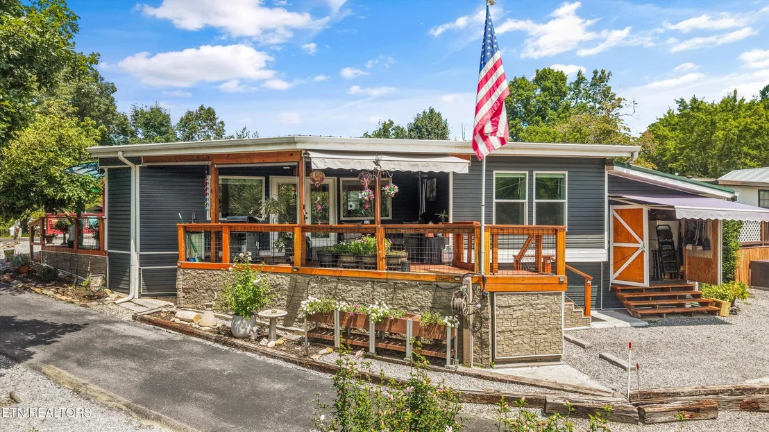 Photo of 844 Peacock Ridge Rd