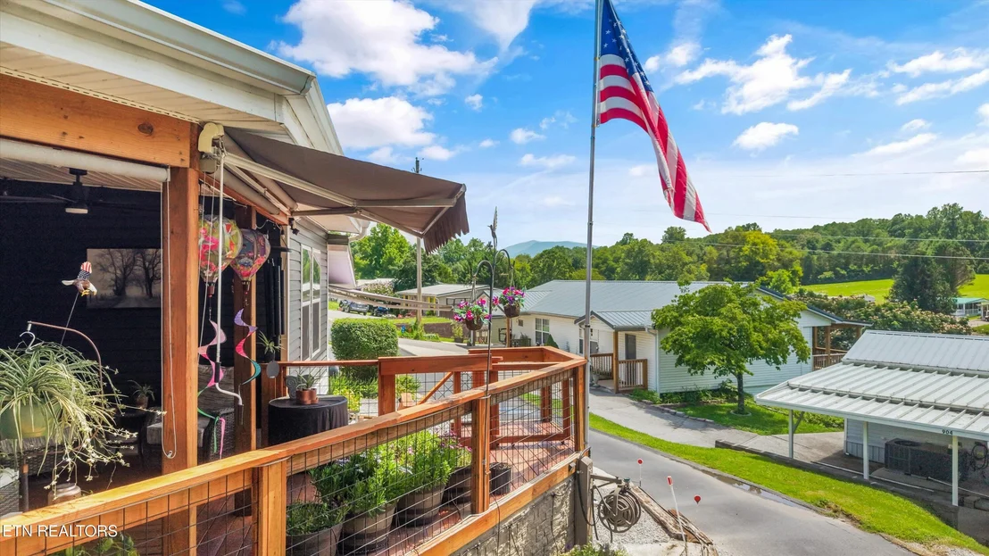 Photo of 844 Peacock Ridge Rd