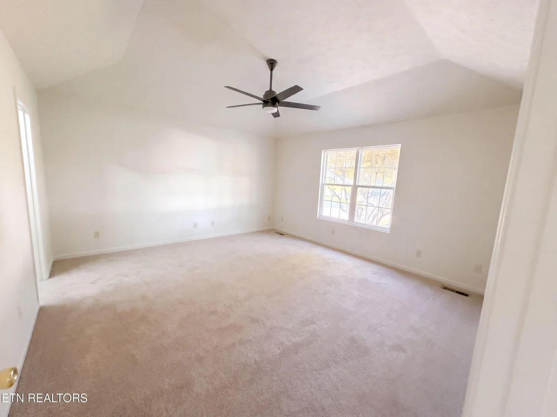 Photo of 141 Meadowview Lane