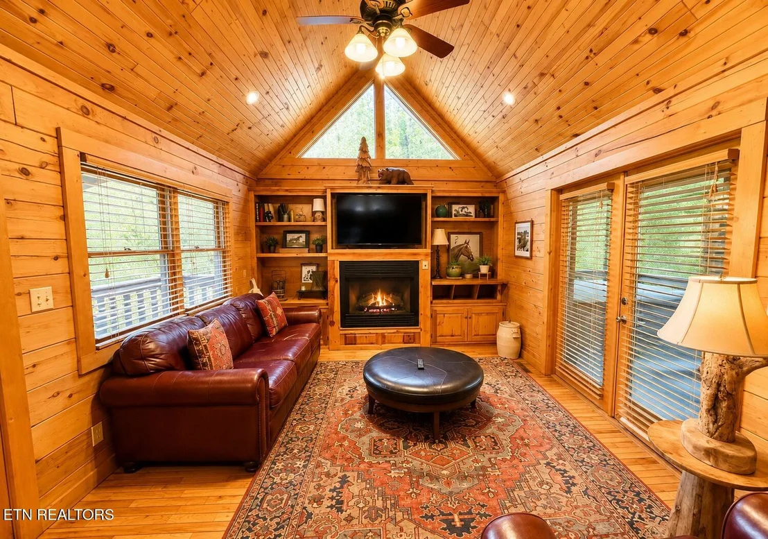 Photo of 831 Bear Run Way