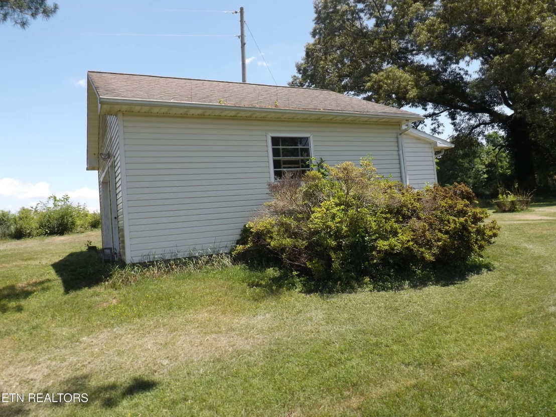 Photo of 188 White Ave