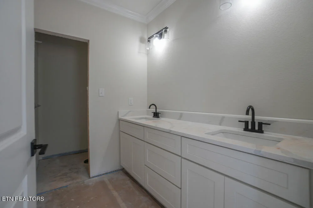 Photo of 5141 Gregory Rd