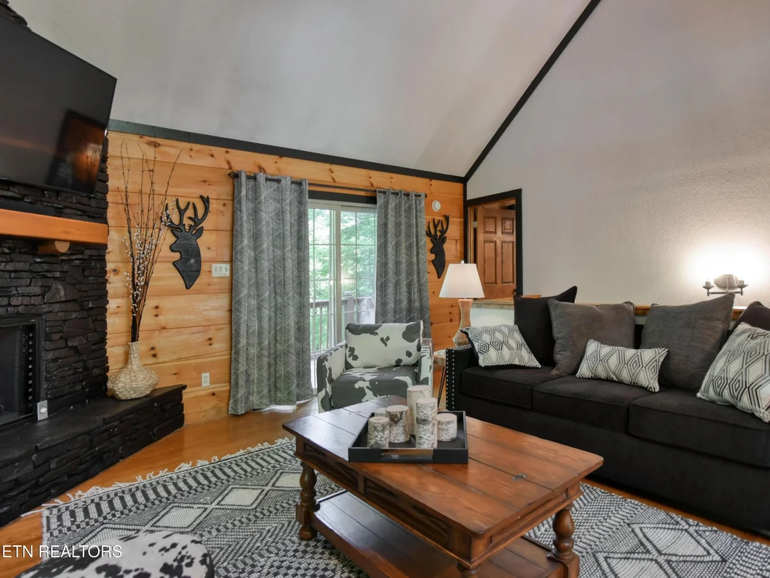 Photo of 380 Laurel Rd