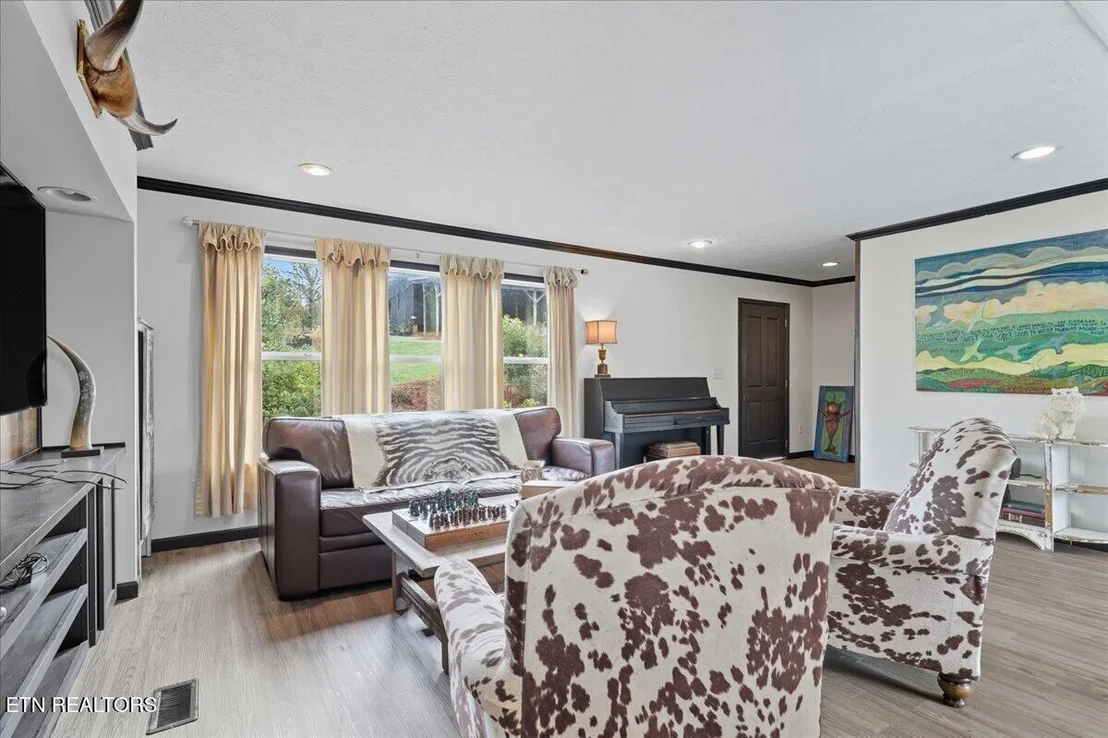 Photo of 340 Trigonia Rd