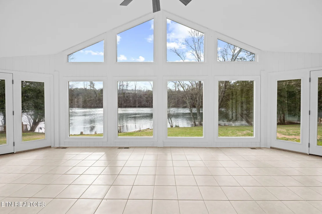 Photo of 452 Mariner Point Drive