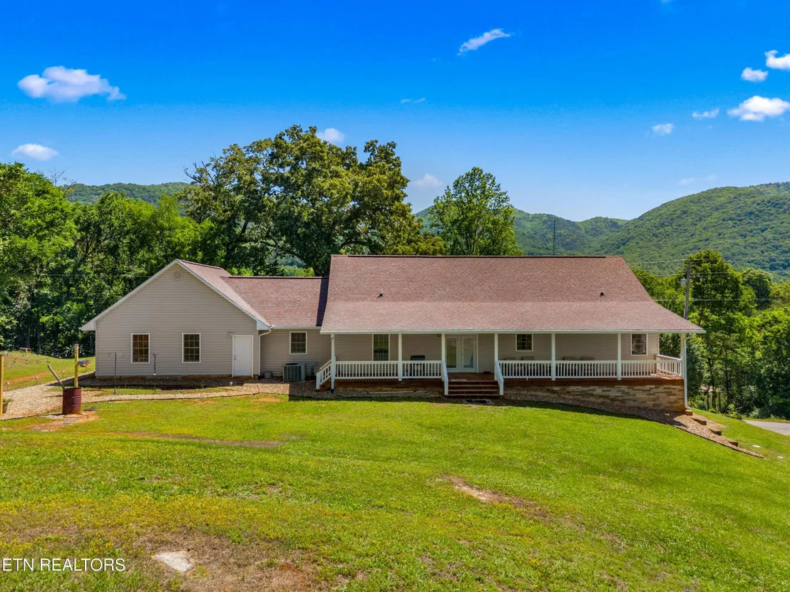 Photo of 2433 Green Rd