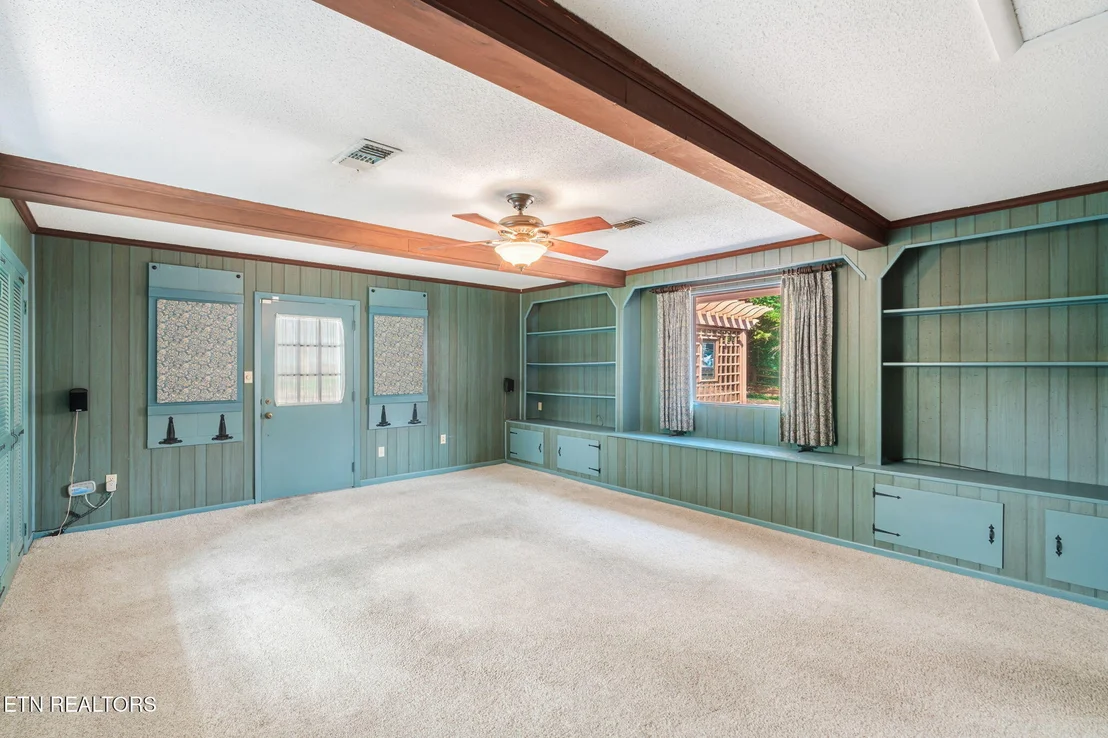 Photo of 220 Sutton Lane