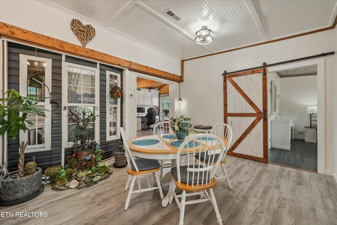 Photo of 844 Peacock Ridge Rd