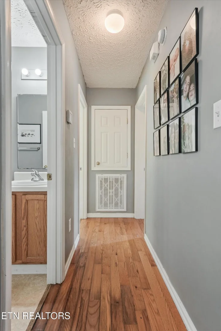 Photo of 1392 James Ferry Rd