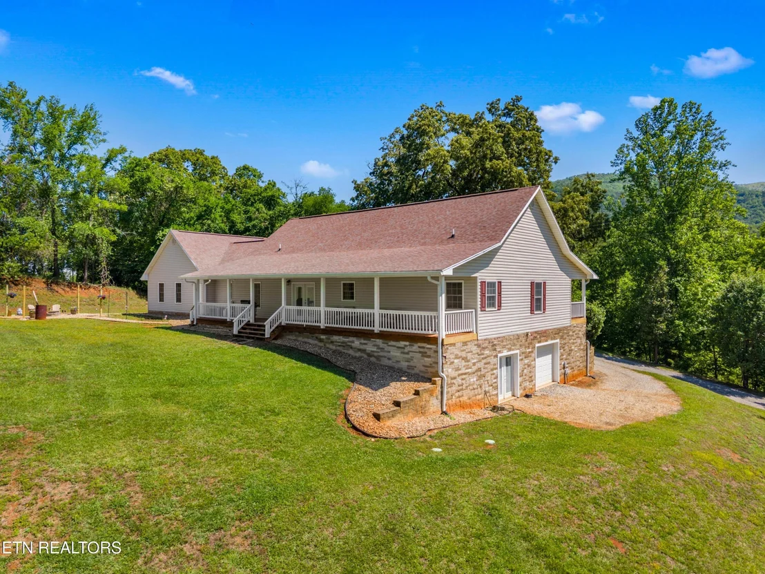 Photo of 2433 Green Rd