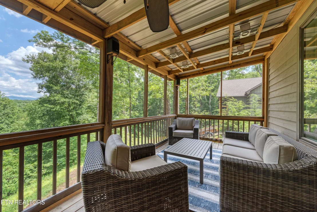 Photo of 374 Laurel Rd