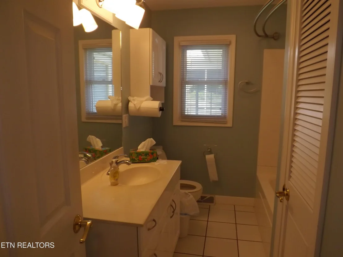Photo of 188 White Ave