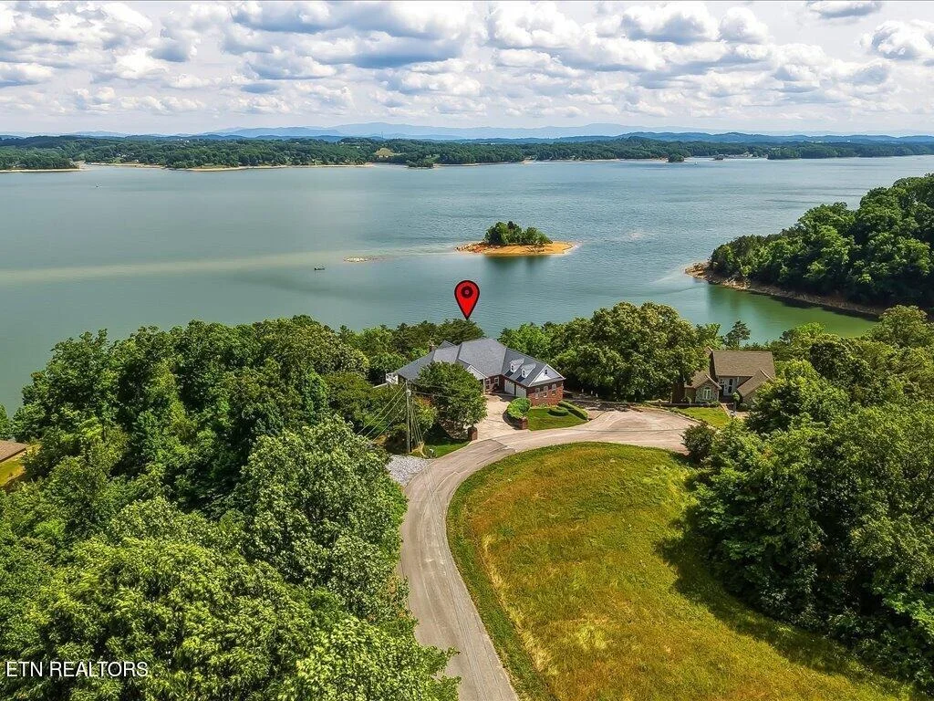 Photo of 311 Alberts Cove