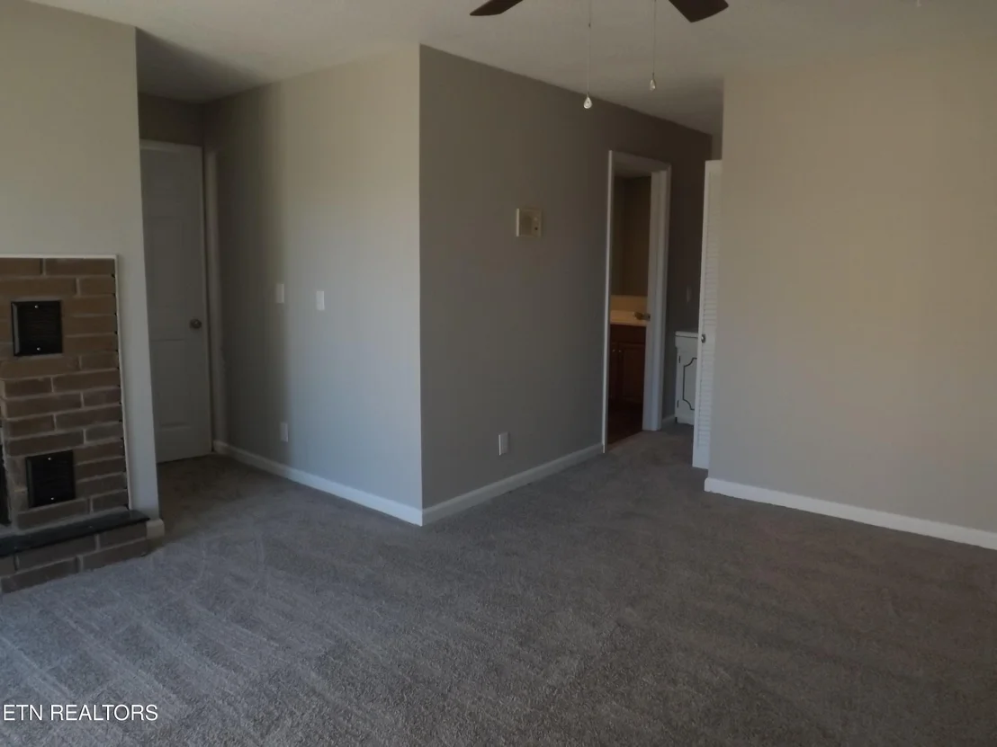 Photo of 262 OXFORD Circle