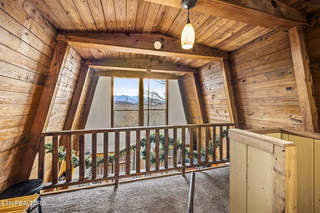 Photo of 1020 Ski View Lane