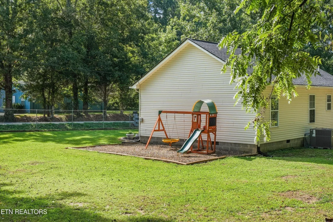 Photo of 1392 James Ferry Rd