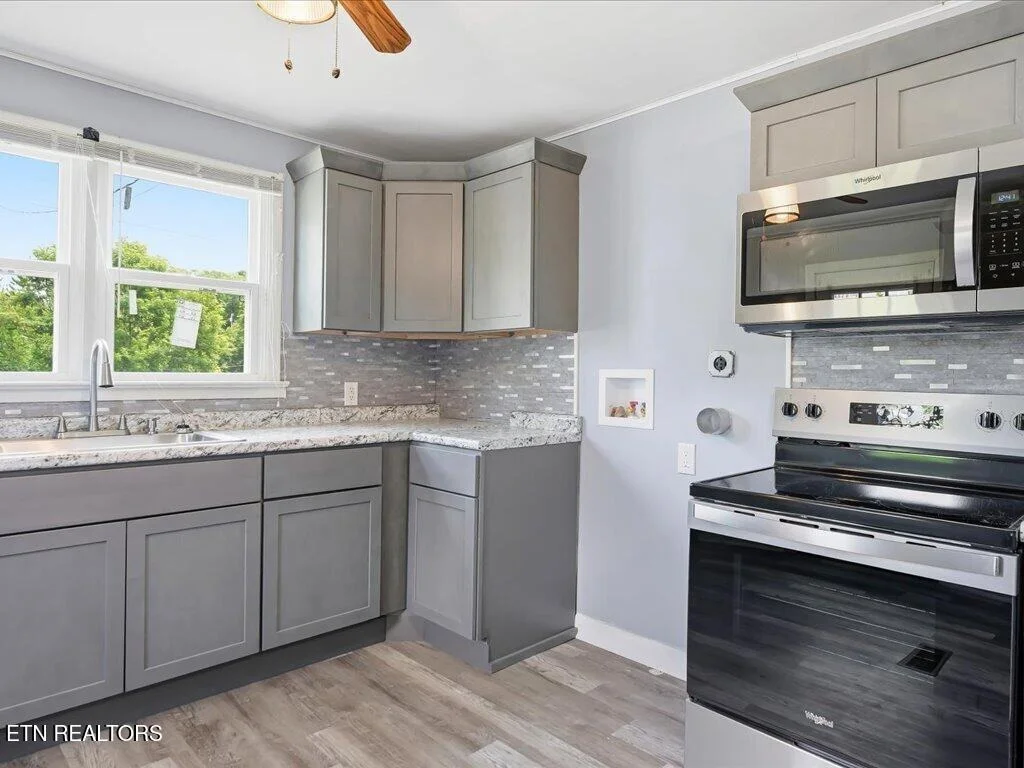 Photo of 818 Guy Collins Rd