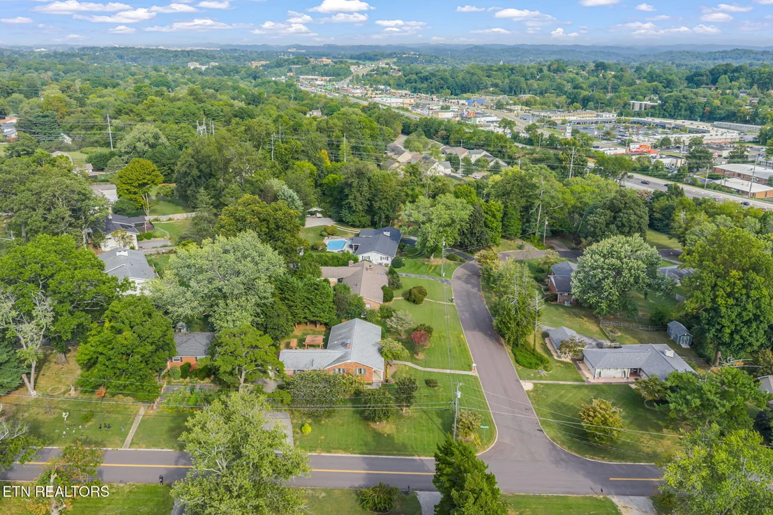 Photo of 220 Sutton Lane