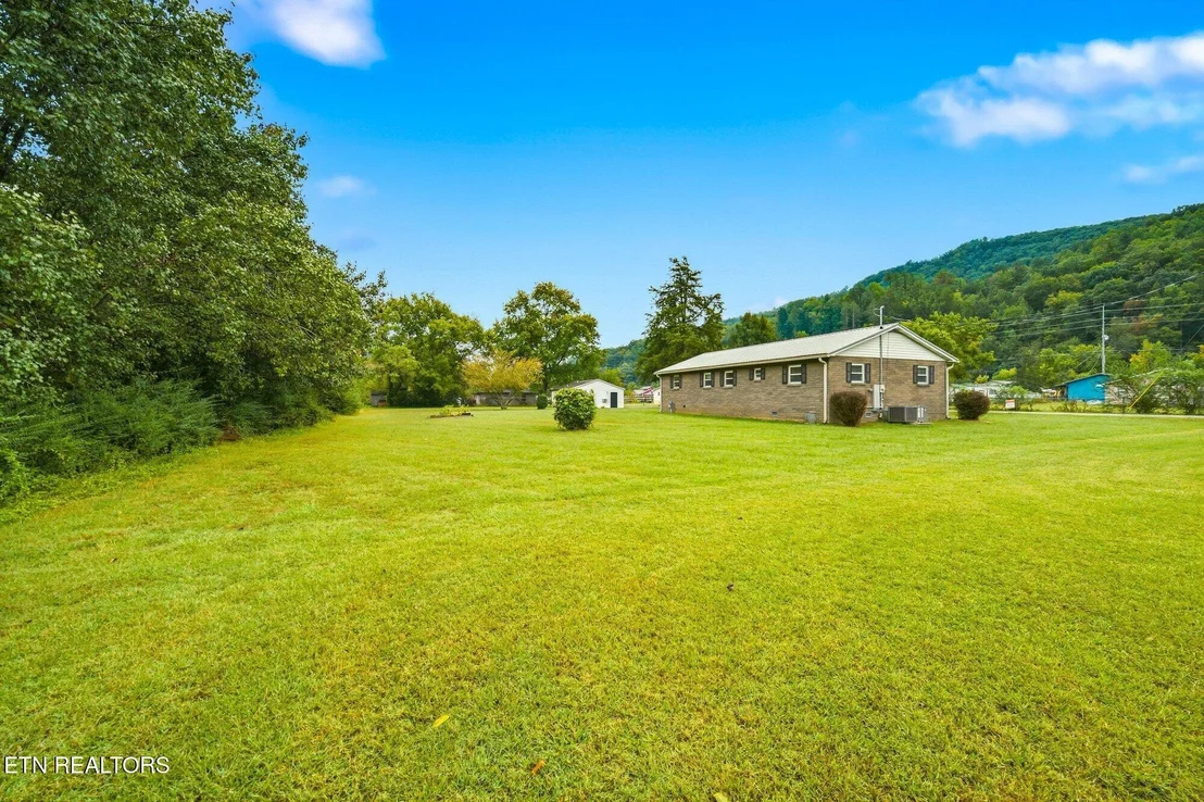 Photo of 912 Bud Lane