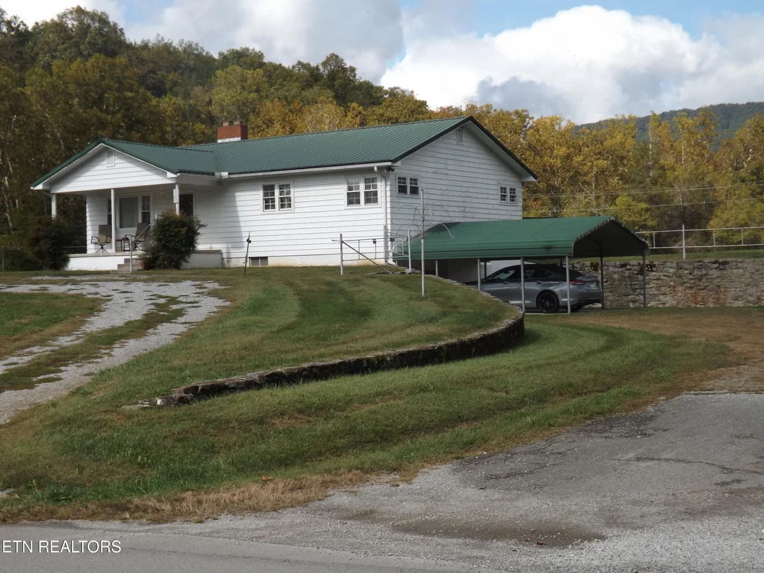 Photo of 829 Bristol Rd