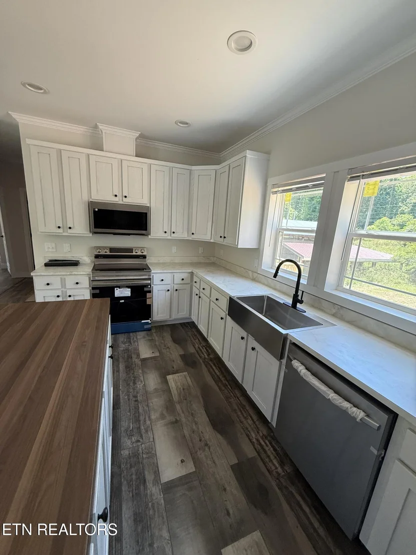 Photo of 705 Robin Drive