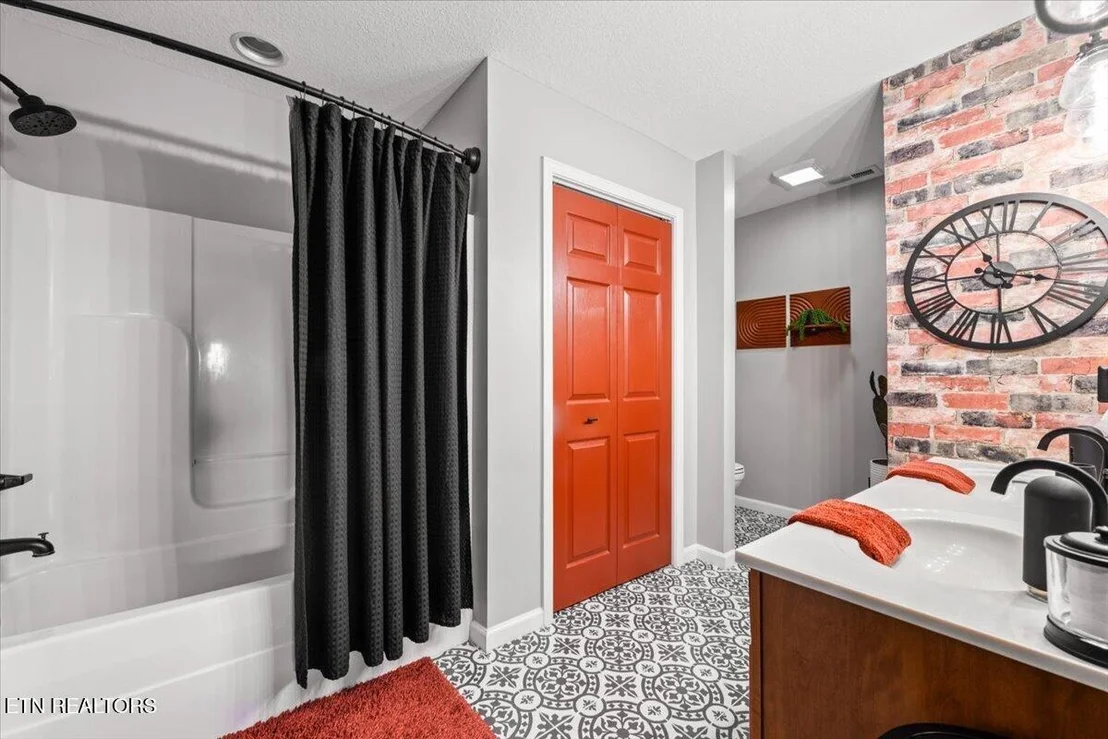 Photo of 6101 Starflower Lane