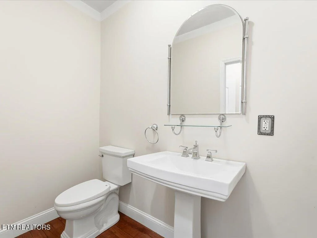 Photo of 985 Claudette Drive