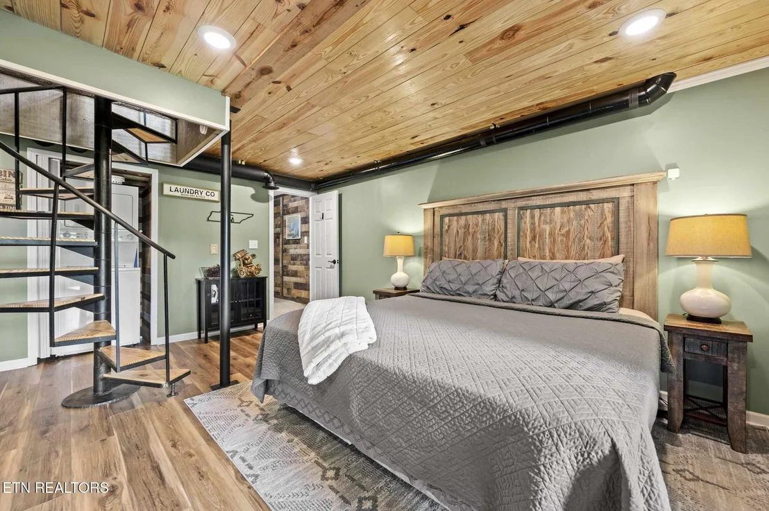 Photo of 1020 Ski View Lane