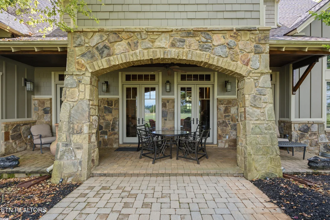 Photo of 593 Old Barn Lane