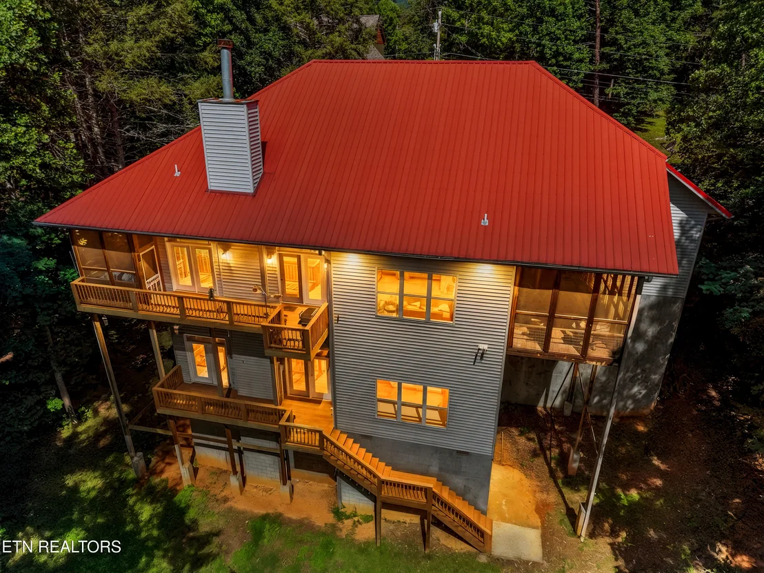 Photo of 122 Lakeside Trace