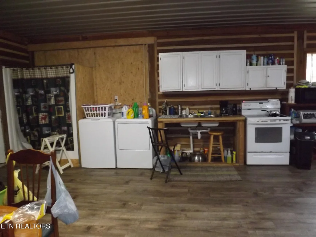 Photo of 5075 E Highway 25E