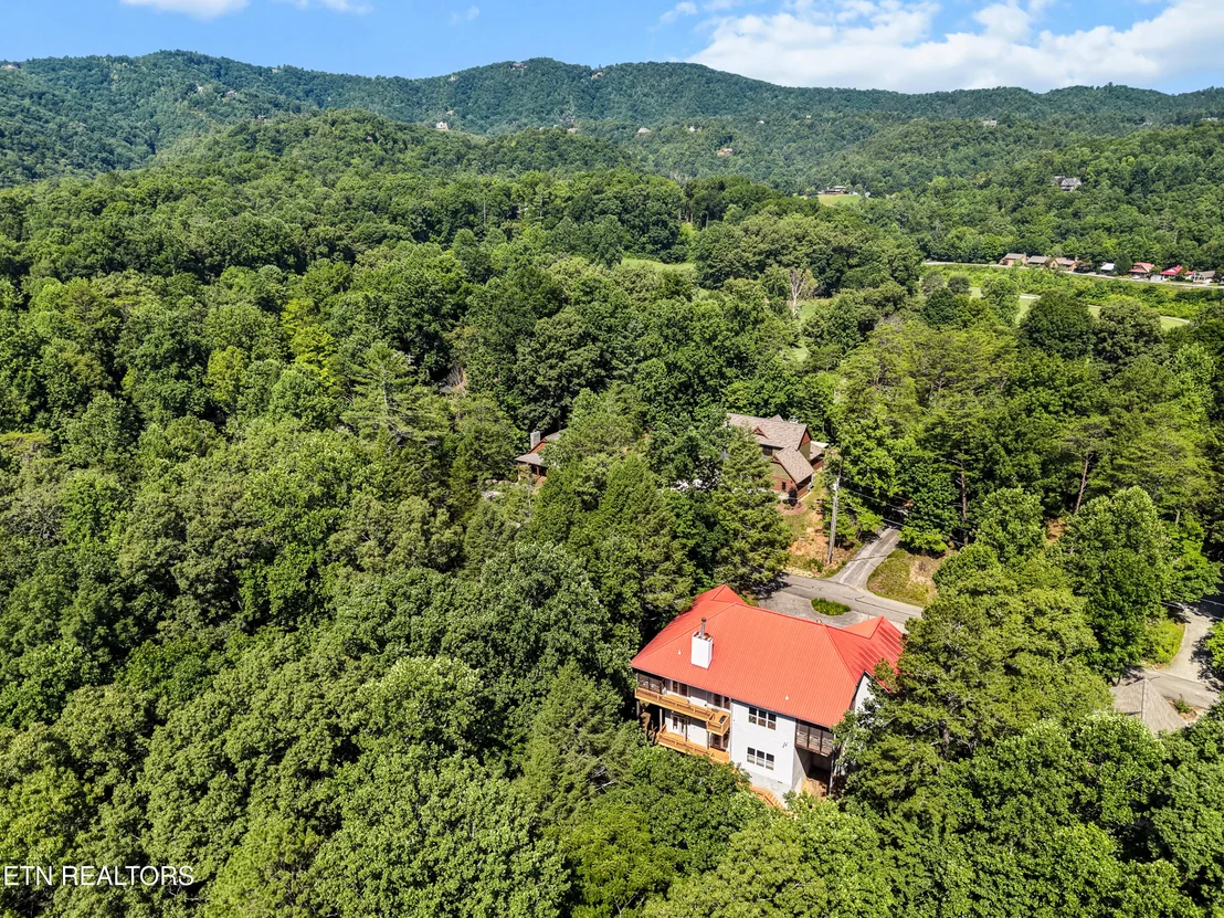 Photo of 122 Lakeside Trace