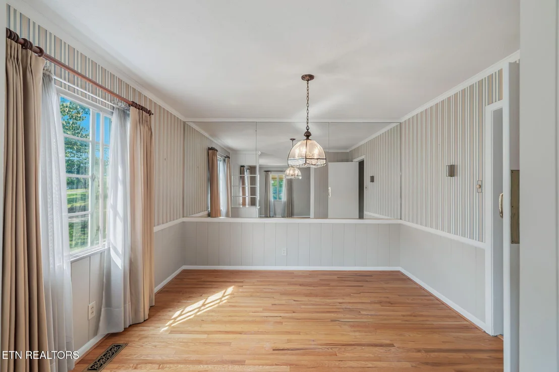 Photo of 220 Sutton Lane