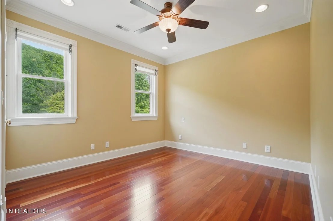 Photo of 6005 Powell Valley Rd