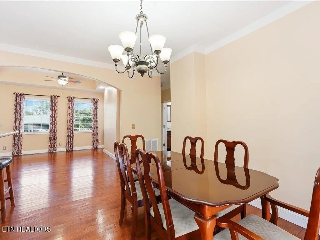 Photo of 985 Claudette Drive