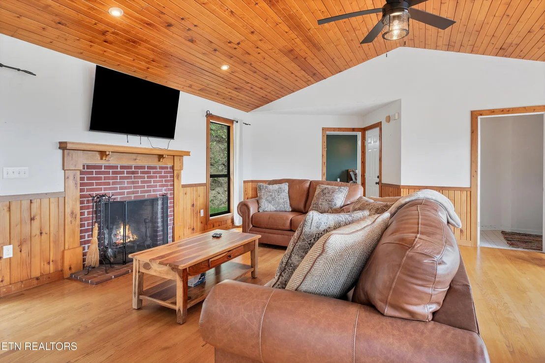 Photo of 544 Nathans Nook Rd