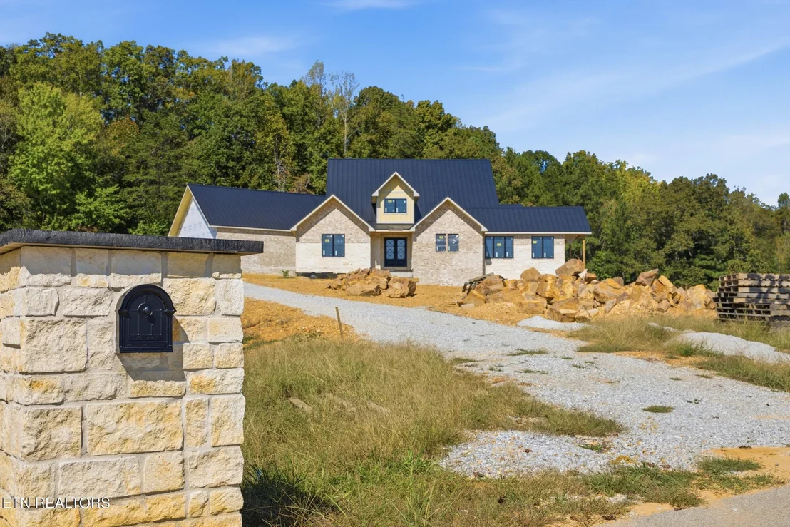 Photo of 325 Enclave Way