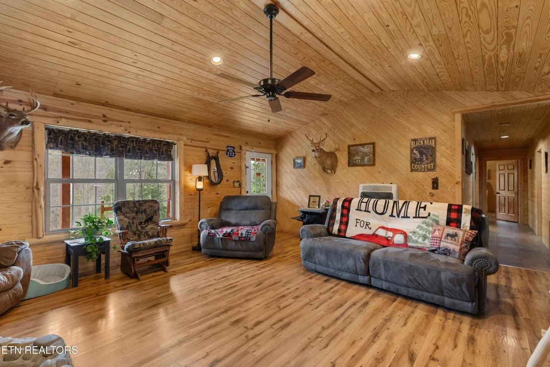 Photo of 2357 Hall Rd