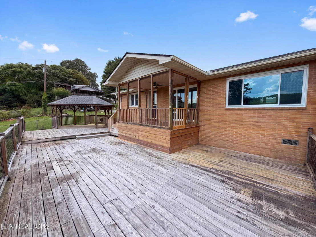 Photo of 302 Sunset Lane